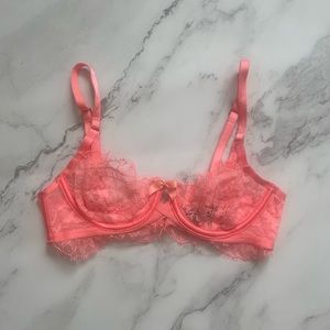 Victoria’s Secret Peach Bra